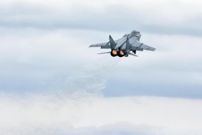 KAIYUN 中国大陆-校园足球指导教师专业性参差不齐，校园足球师资力量薄弱