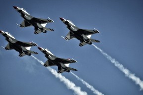 开云平台-亚历克斯·格林伍德的防守韧性为袋鼠队抵御强敌进攻，格林伍德上限