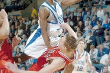 篮球运动员训练计划智能调整系统设计，篮球运动员系统训练方案