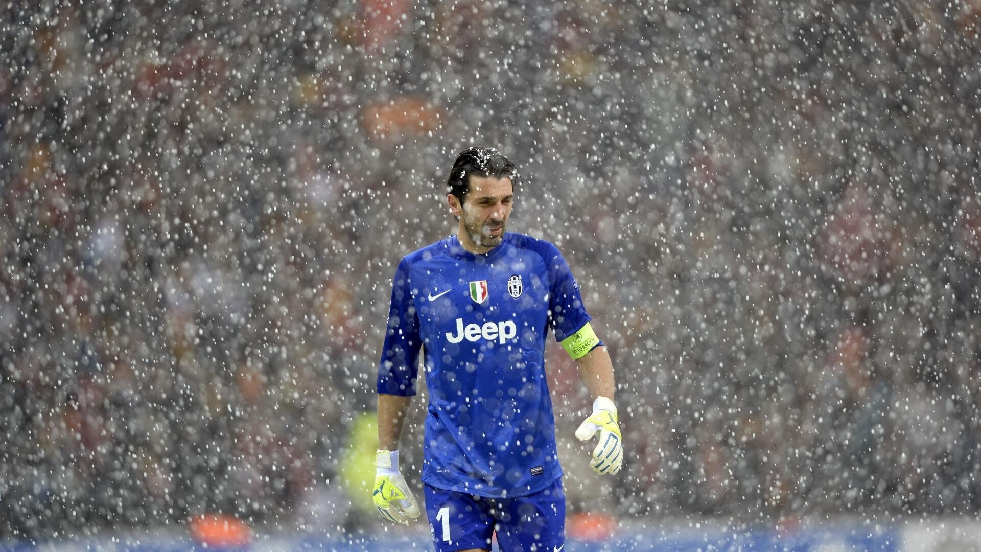 世界杯英雄布努将续约留队,布努进球