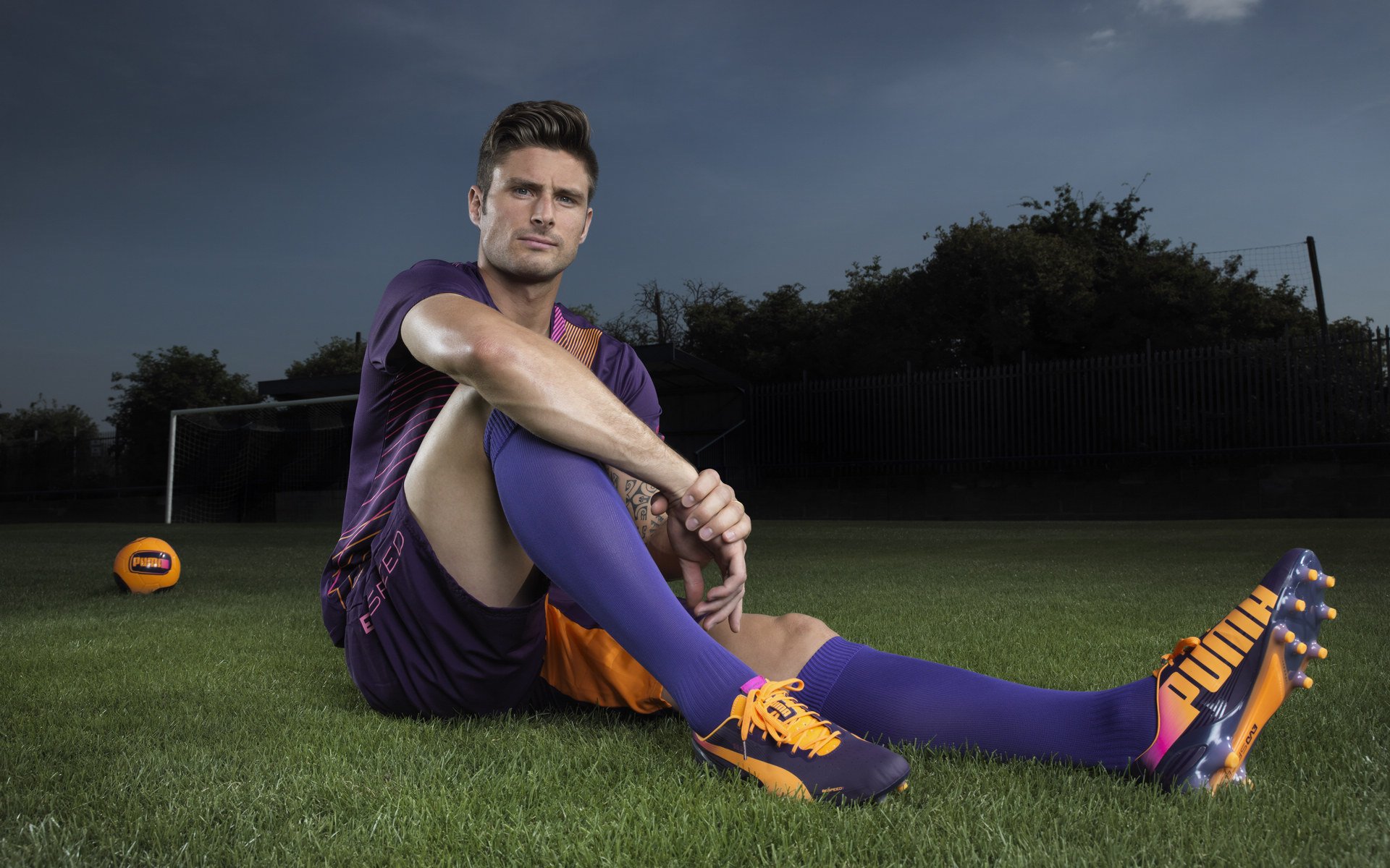 中国男篮围绕核心组织战术 配合逐步流畅，中国男篮专用篮球